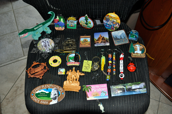 travel ornaments